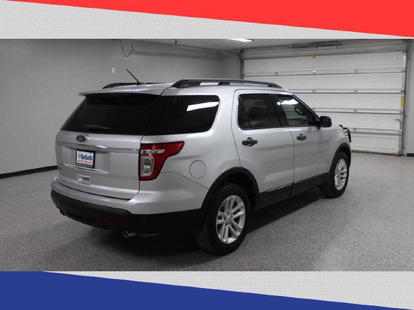 2015 Ford Explorer Base FWD (1FM5K7B83FG) with an 3.5L V6 DOHC 24V engine, 6-Speed Automatic transmission, located at 5170 N La Cholla Blvd, Tucson, AZ, 85705, (520) 989-0282, 32.228245, -111.011742 - 2015 Ford Explorer - Photo#2