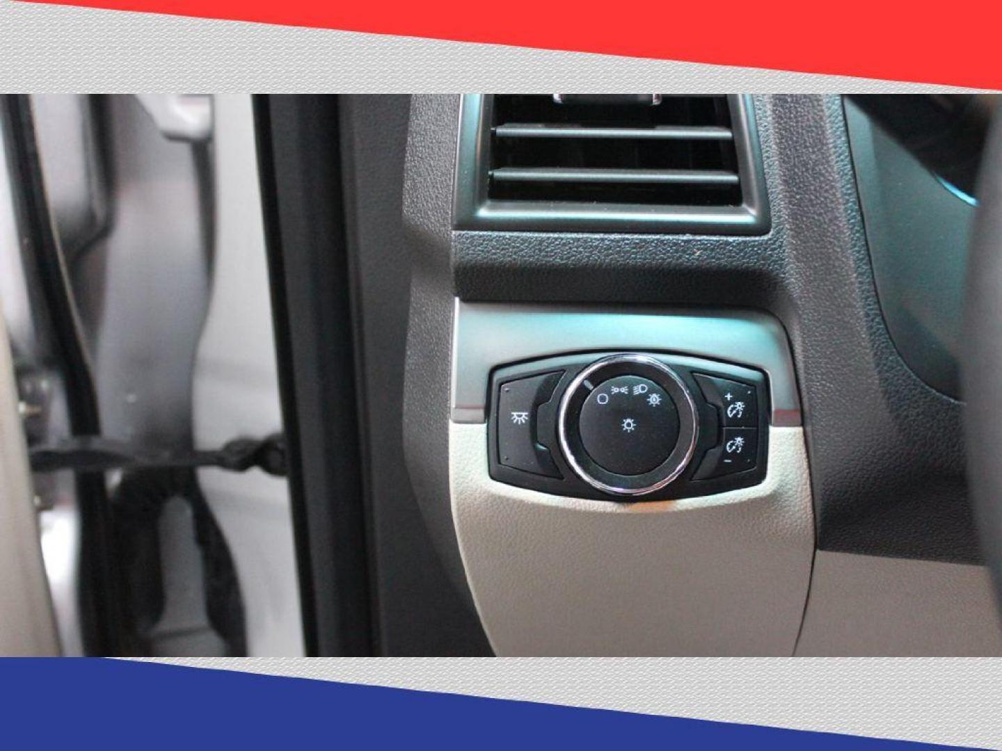 2015 Ford Explorer Base FWD (1FM5K7B83FG) with an 3.5L V6 DOHC 24V engine, 6-Speed Automatic transmission, located at 5170 N La Cholla Blvd, Tucson, AZ, 85705, (520) 989-0282, 32.228245, -111.011742 - 2015 Ford Explorer - Photo#13