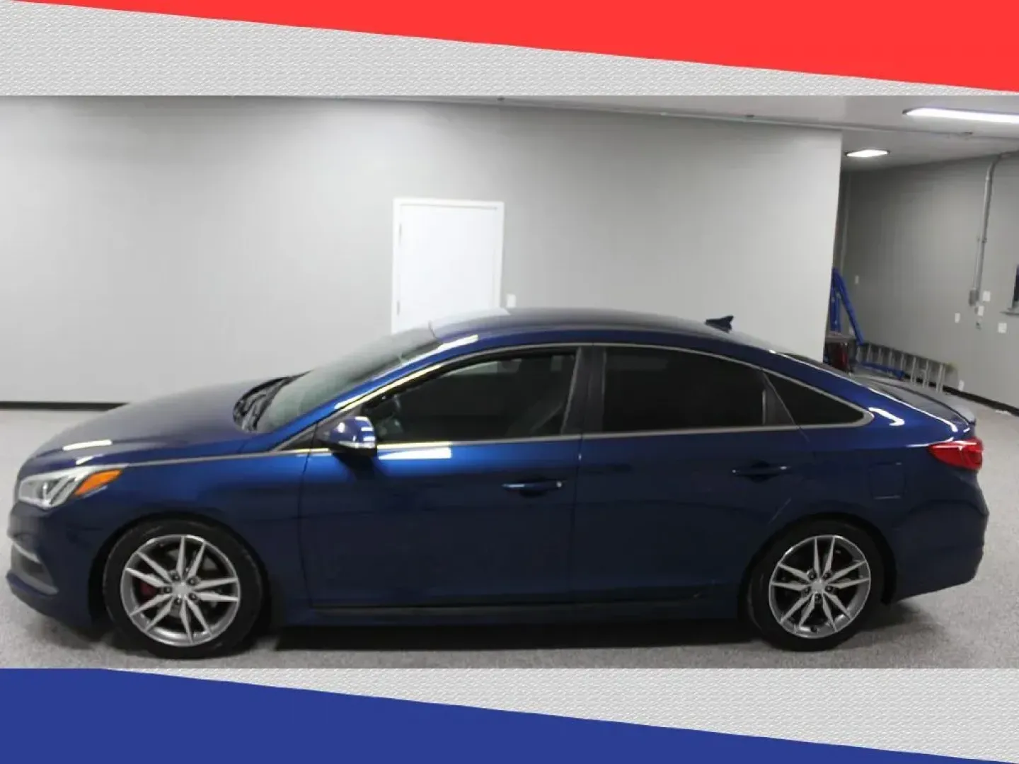 2017 Hyundai Sonata Sport 2.0T (5NPE34ABXHH) with an 2.0L L4 DOHC 16V TURBO engine, 6A transmission, located at 5170 N La Cholla Blvd, Tucson, AZ, 85705, (520) 989-0282, 32.228245, -111.011742 - 2017 Hyundai Sonata - Photo#5