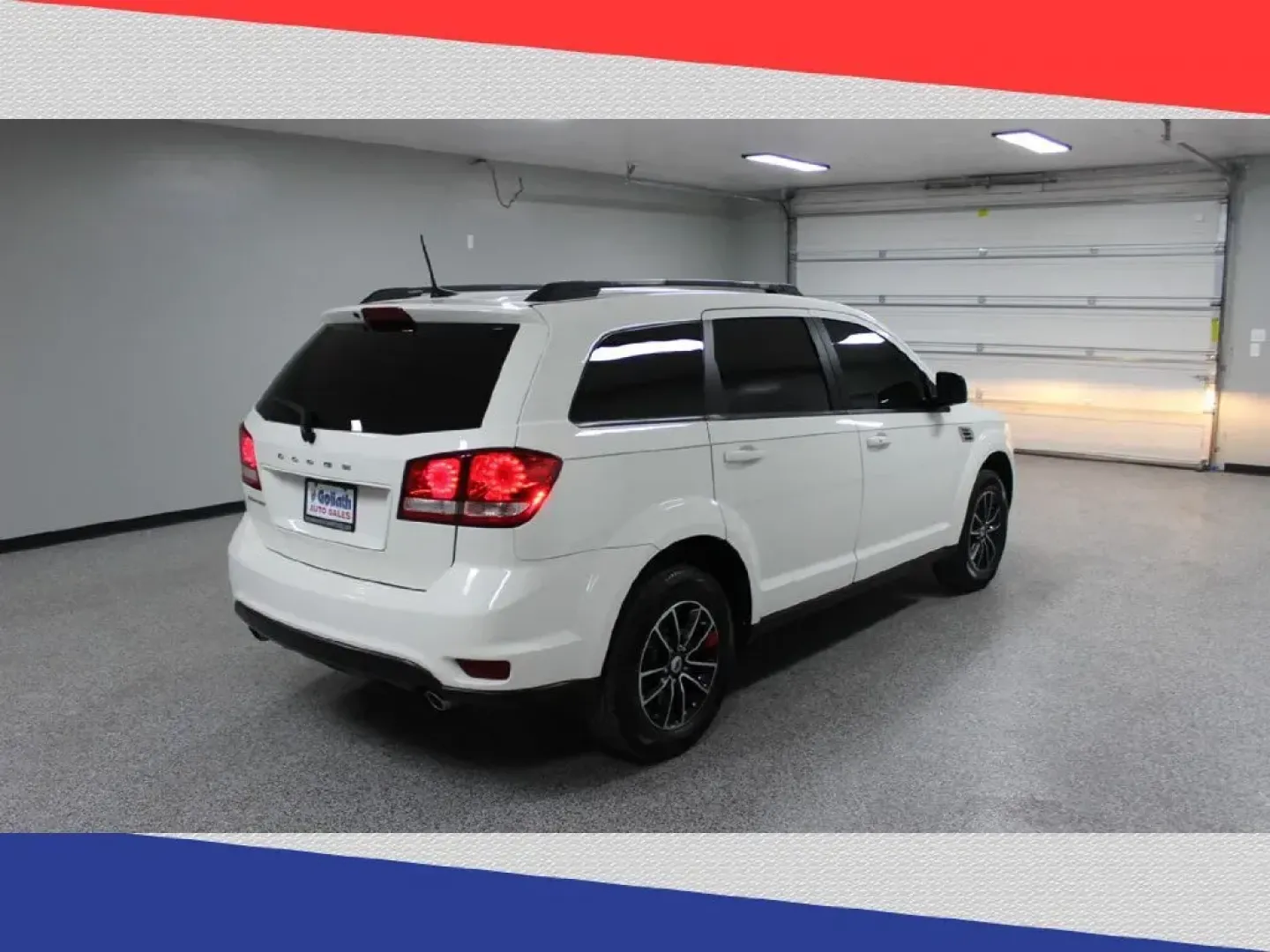 2018 Dodge Journey SXT (3C4PDCBG0JT) with an 3.6L V6 DOHC 24V engine, 4A transmission, located at 5170 N La Cholla Blvd, Tucson, AZ, 85705, (520) 989-0282, 32.228245, -111.011742 - 2018 Dodge Journey - Photo#2