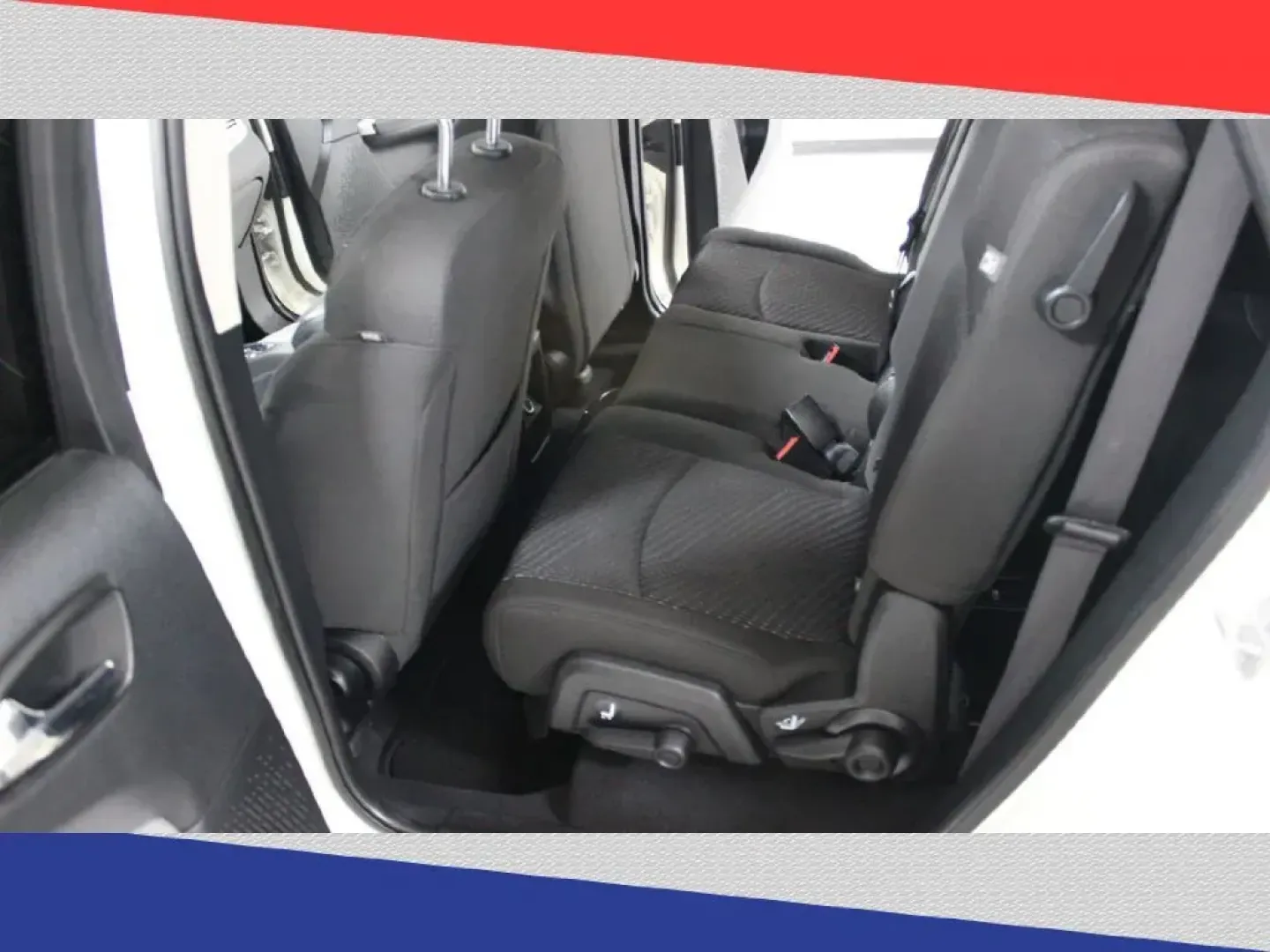 2018 Dodge Journey SXT (3C4PDCBG0JT) with an 3.6L V6 DOHC 24V engine, 4A transmission, located at 5170 N La Cholla Blvd, Tucson, AZ, 85705, (520) 989-0282, 32.228245, -111.011742 - 2018 Dodge Journey - Photo#23