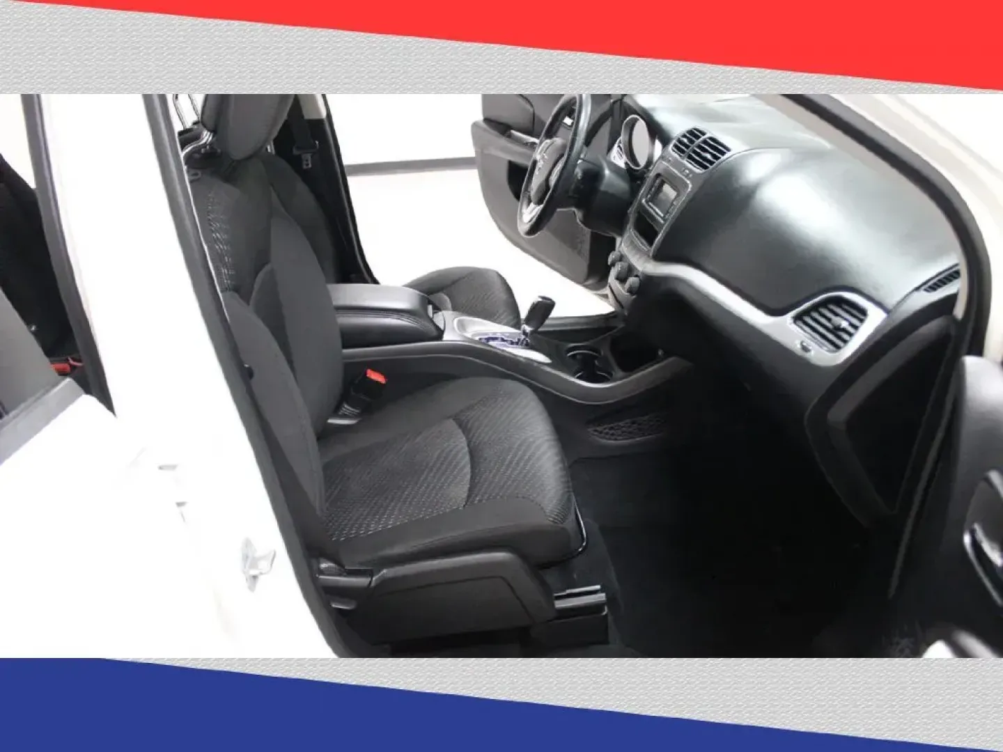 2018 Dodge Journey SXT (3C4PDCBG0JT) with an 3.6L V6 DOHC 24V engine, 4A transmission, located at 5170 N La Cholla Blvd, Tucson, AZ, 85705, (520) 989-0282, 32.228245, -111.011742 - 2018 Dodge Journey - Photo#31