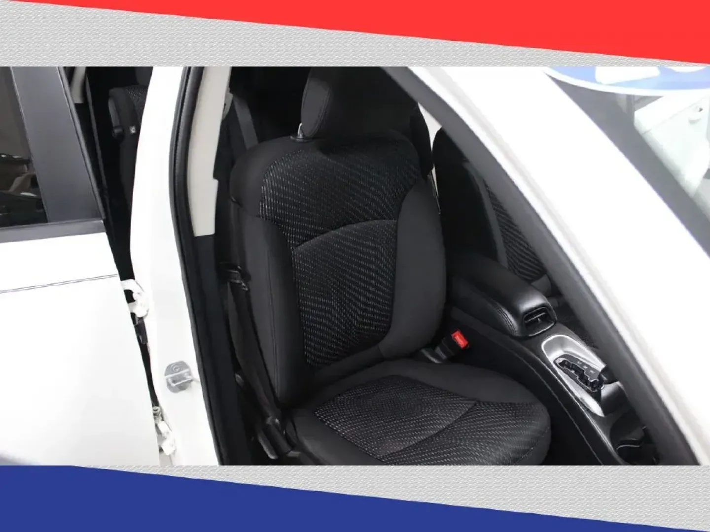 2018 Dodge Journey SXT (3C4PDCBG0JT) with an 3.6L V6 DOHC 24V engine, 4A transmission, located at 5170 N La Cholla Blvd, Tucson, AZ, 85705, (520) 989-0282, 32.228245, -111.011742 - 2018 Dodge Journey - Photo#32