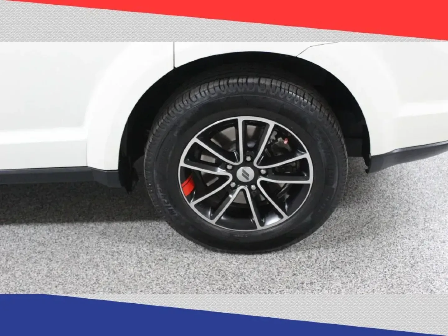 2018 Dodge Journey SXT (3C4PDCBG0JT) with an 3.6L V6 DOHC 24V engine, 4A transmission, located at 5170 N La Cholla Blvd, Tucson, AZ, 85705, (520) 989-0282, 32.228245, -111.011742 - 2018 Dodge Journey - Photo#38