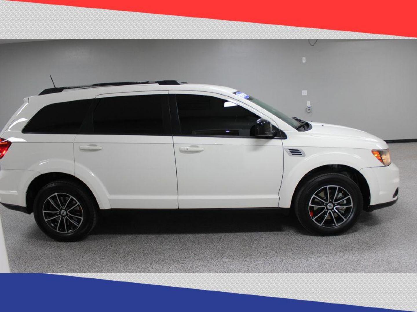 2018 Dodge Journey SXT (3C4PDCBG0JT) with an 3.6L V6 DOHC 24V engine, 4A transmission, located at 5170 N La Cholla Blvd, Tucson, AZ, 85705, (520) 989-0282, 32.228245, -111.011742 - 2018 Dodge Journey - Photo#1