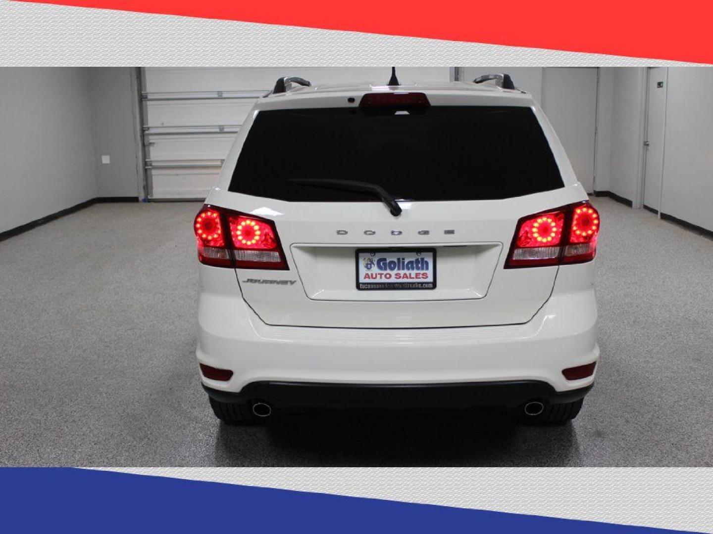 2018 Dodge Journey SXT (3C4PDCBG0JT) with an 3.6L V6 DOHC 24V engine, 4A transmission, located at 5170 N La Cholla Blvd, Tucson, AZ, 85705, (520) 989-0282, 32.228245, -111.011742 - 2018 Dodge Journey - Photo#3
