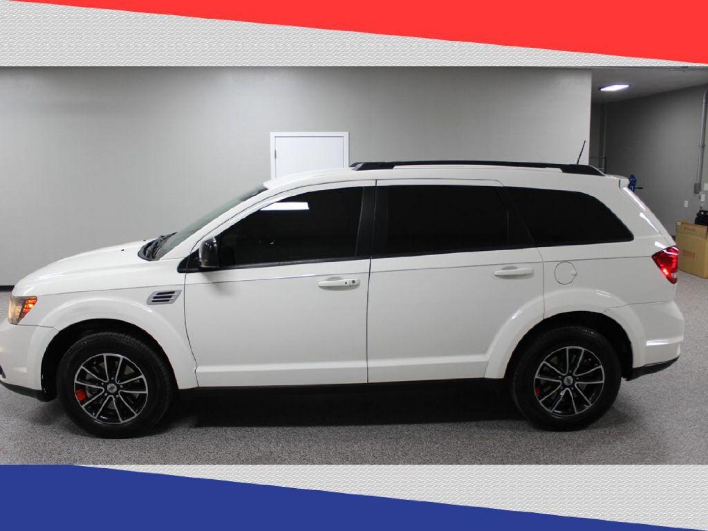 2018 Dodge Journey SXT (3C4PDCBG0JT) with an 3.6L V6 DOHC 24V engine, 4A transmission, located at 5170 N La Cholla Blvd, Tucson, AZ, 85705, (520) 989-0282, 32.228245, -111.011742 - 2018 Dodge Journey - Photo#5