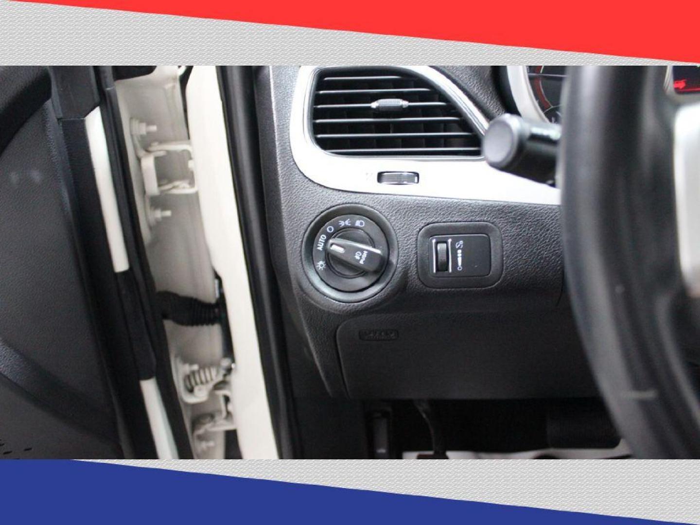 2018 Dodge Journey SXT (3C4PDCBG0JT) with an 3.6L V6 DOHC 24V engine, 4A transmission, located at 5170 N La Cholla Blvd, Tucson, AZ, 85705, (520) 989-0282, 32.228245, -111.011742 - 2018 Dodge Journey - Photo#13