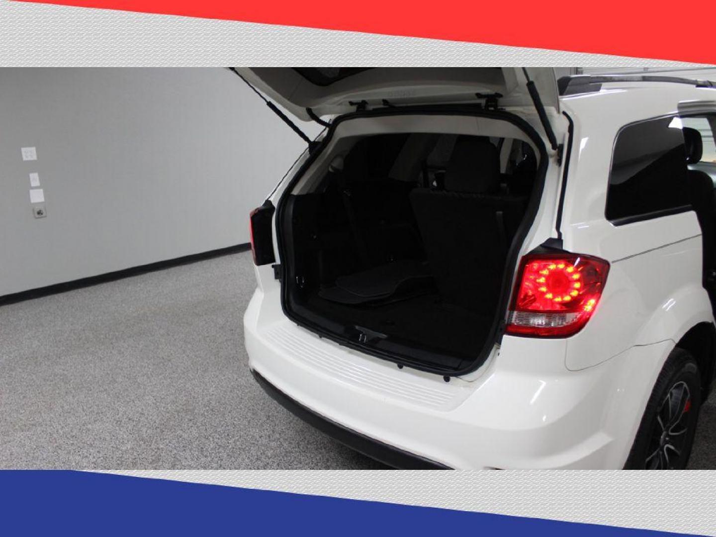 2018 Dodge Journey SXT (3C4PDCBG0JT) with an 3.6L V6 DOHC 24V engine, 4A transmission, located at 5170 N La Cholla Blvd, Tucson, AZ, 85705, (520) 989-0282, 32.228245, -111.011742 - 2018 Dodge Journey - Photo#26