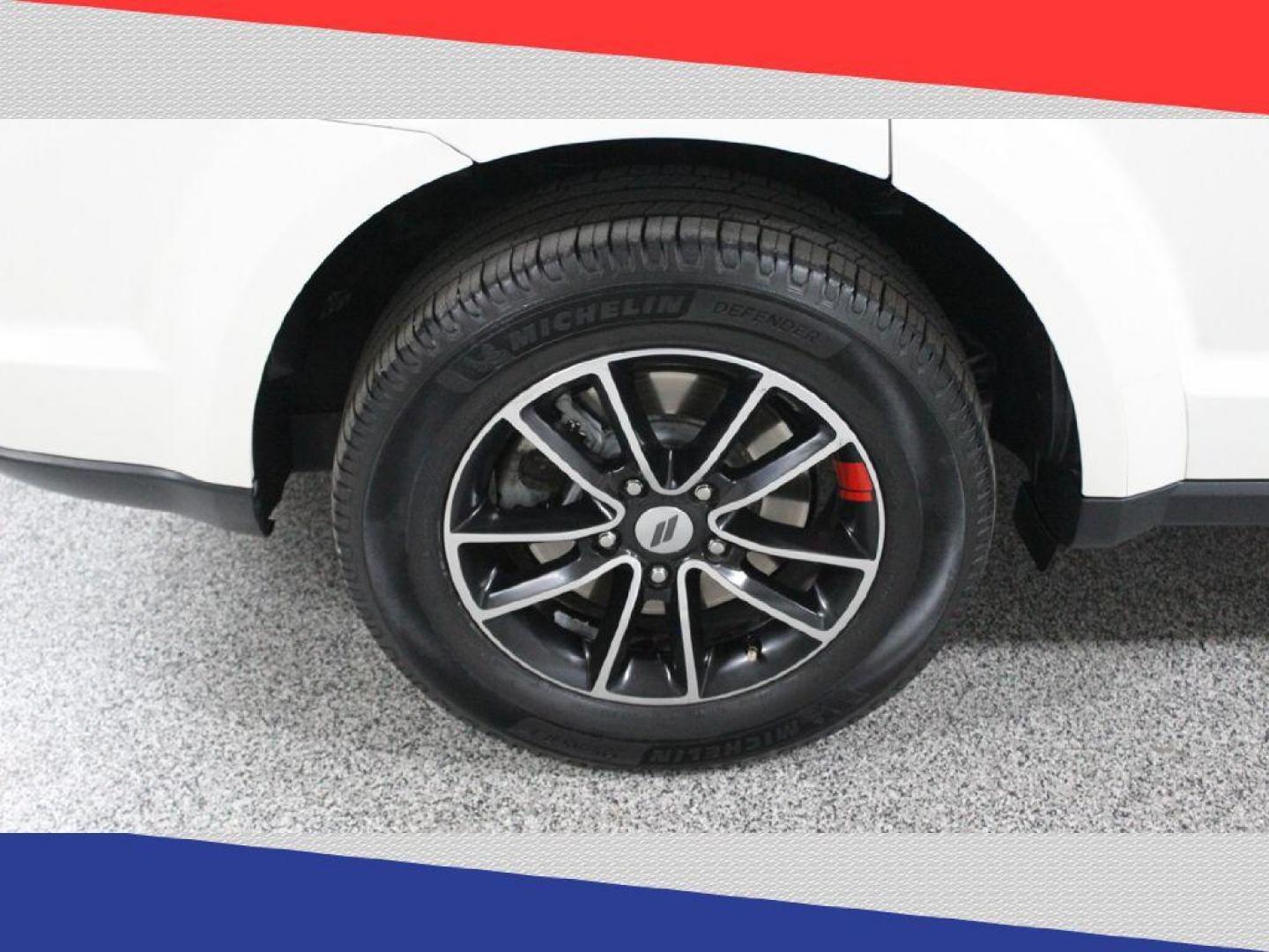 2018 Dodge Journey SXT (3C4PDCBG0JT) with an 3.6L V6 DOHC 24V engine, 4A transmission, located at 5170 N La Cholla Blvd, Tucson, AZ, 85705, (520) 989-0282, 32.228245, -111.011742 - 2018 Dodge Journey - Photo#37