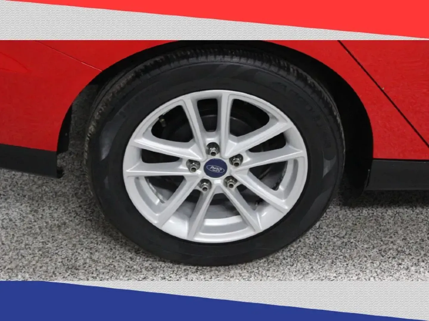 2017 Ford Focus SE Sedan (1FADP3F28HL) with an 2.0L L4 DOHC 16V engine, Automatic transmission, located at 5170 N La Cholla Blvd, Tucson, AZ, 85705, (520) 989-0282, 32.228245, -111.011742 - 2017 Ford Focus - Photo#33