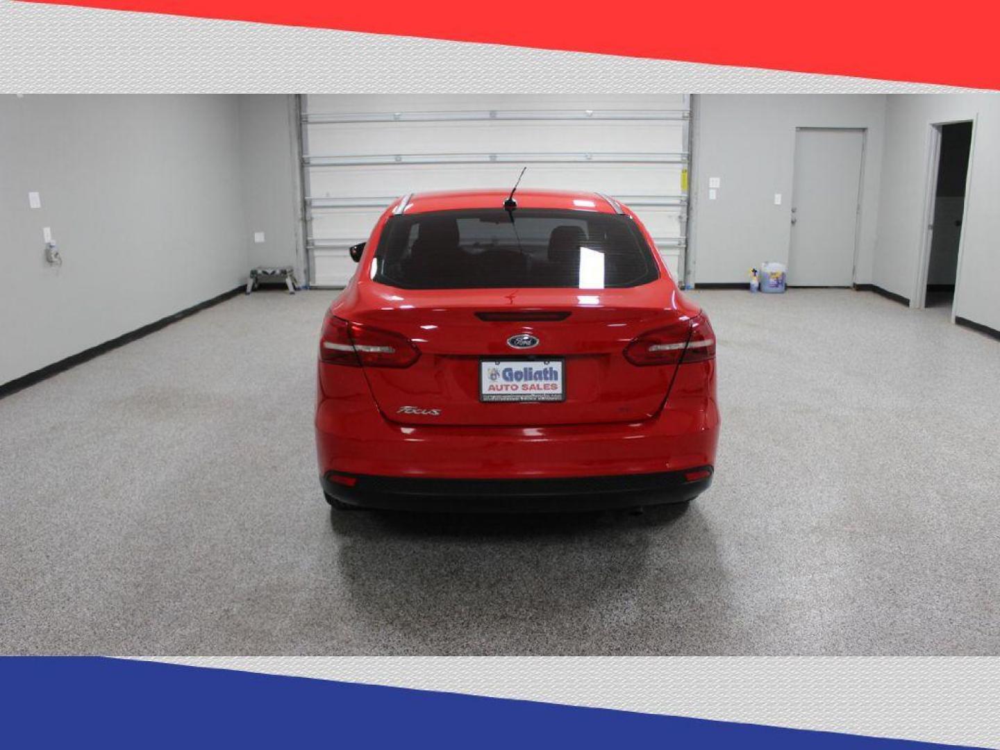 2017 Ford Focus SE Sedan (1FADP3F28HL) with an 2.0L L4 DOHC 16V engine, Automatic transmission, located at 5170 N La Cholla Blvd, Tucson, AZ, 85705, (520) 989-0282, 32.228245, -111.011742 - 2017 Ford Focus - Photo#3