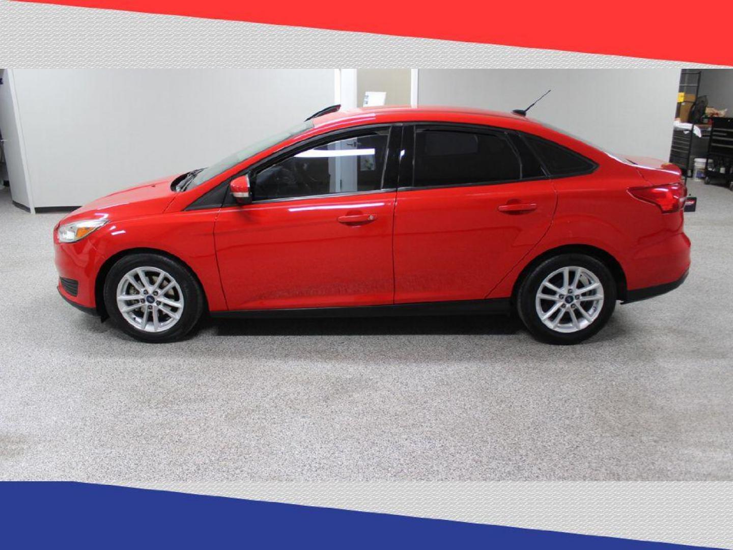 2017 Ford Focus SE Sedan (1FADP3F28HL) with an 2.0L L4 DOHC 16V engine, Automatic transmission, located at 5170 N La Cholla Blvd, Tucson, AZ, 85705, (520) 989-0282, 32.228245, -111.011742 - 2017 Ford Focus - Photo#5