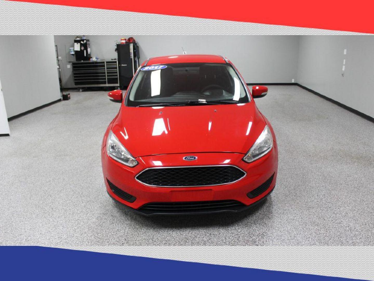 2017 Ford Focus SE Sedan (1FADP3F28HL) with an 2.0L L4 DOHC 16V engine, Automatic transmission, located at 5170 N La Cholla Blvd, Tucson, AZ, 85705, (520) 989-0282, 32.228245, -111.011742 - 2017 Ford Focus - Photo#7