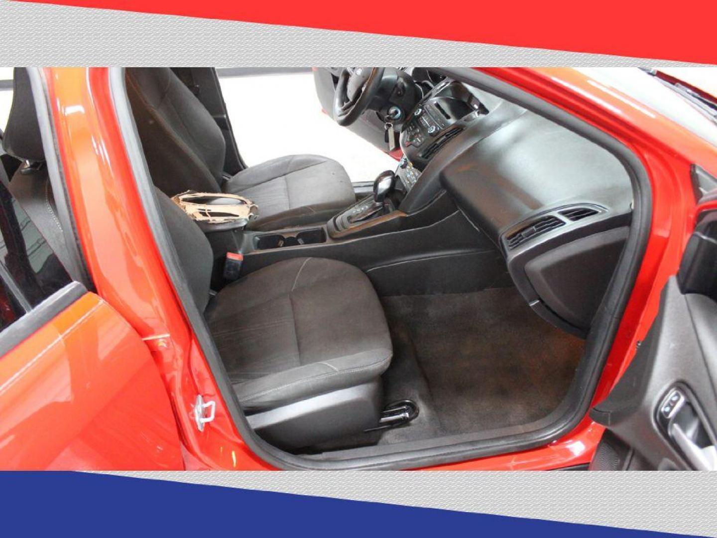 2017 Ford Focus SE Sedan (1FADP3F28HL) with an 2.0L L4 DOHC 16V engine, Automatic transmission, located at 5170 N La Cholla Blvd, Tucson, AZ, 85705, (520) 989-0282, 32.228245, -111.011742 - 2017 Ford Focus - Photo#24