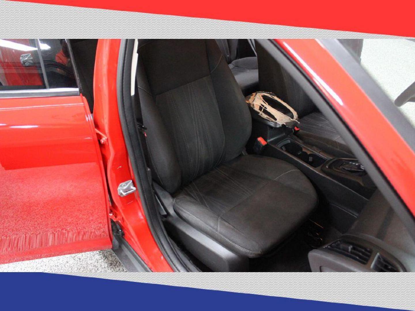 2017 Ford Focus SE Sedan (1FADP3F28HL) with an 2.0L L4 DOHC 16V engine, Automatic transmission, located at 5170 N La Cholla Blvd, Tucson, AZ, 85705, (520) 989-0282, 32.228245, -111.011742 - 2017 Ford Focus - Photo#25
