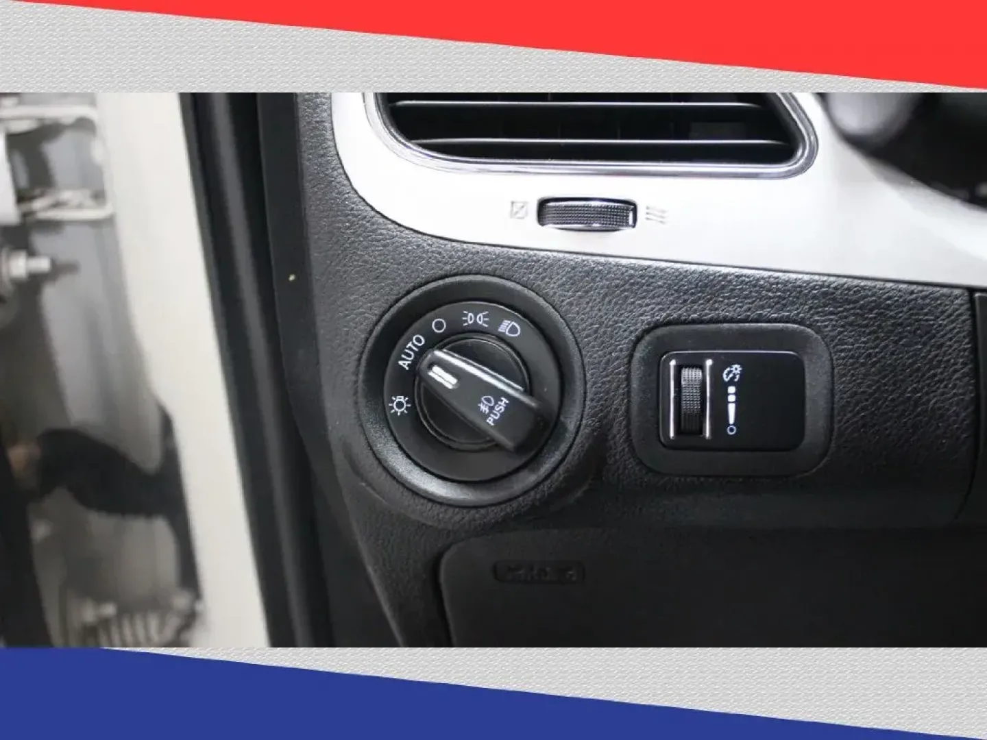 2013 Dodge Journey SXT (3C4PDCBB3DT) with an 2.4L L6 DOHC 16V engine, 4-Speed Automatic transmission, located at 5170 N La Cholla Blvd, Tucson, AZ, 85705, (520) 989-0282, 32.228245, -111.011742 - 2013 Dodge Journey - Photo#14
