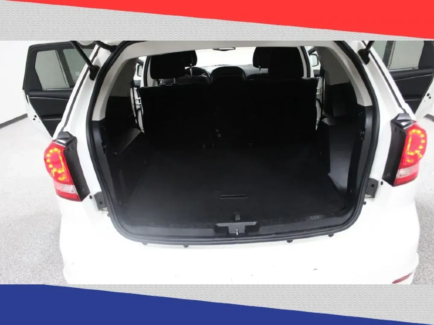 2013 Dodge Journey SXT (3C4PDCBB3DT) with an 2.4L L6 DOHC 16V engine, 4-Speed Automatic transmission, located at 5170 N La Cholla Blvd, Tucson, AZ, 85705, (520) 989-0282, 32.228245, -111.011742 - 2013 Dodge Journey - Photo#23