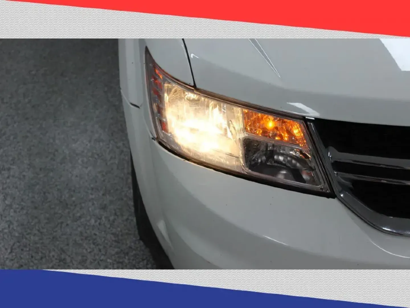 2013 Dodge Journey SXT (3C4PDCBB3DT) with an 2.4L L6 DOHC 16V engine, 4-Speed Automatic transmission, located at 5170 N La Cholla Blvd, Tucson, AZ, 85705, (520) 989-0282, 32.228245, -111.011742 - 2013 Dodge Journey - Photo#29