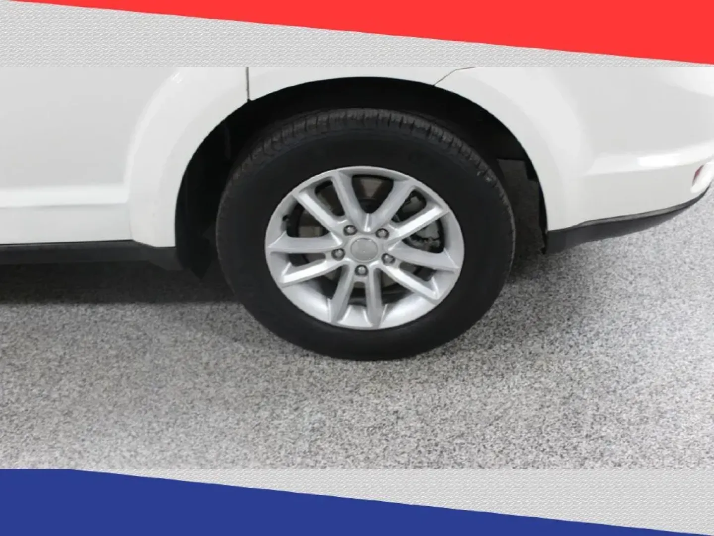 2013 Dodge Journey SXT (3C4PDCBB3DT) with an 2.4L L6 DOHC 16V engine, 4-Speed Automatic transmission, located at 5170 N La Cholla Blvd, Tucson, AZ, 85705, (520) 989-0282, 32.228245, -111.011742 - 2013 Dodge Journey - Photo#40
