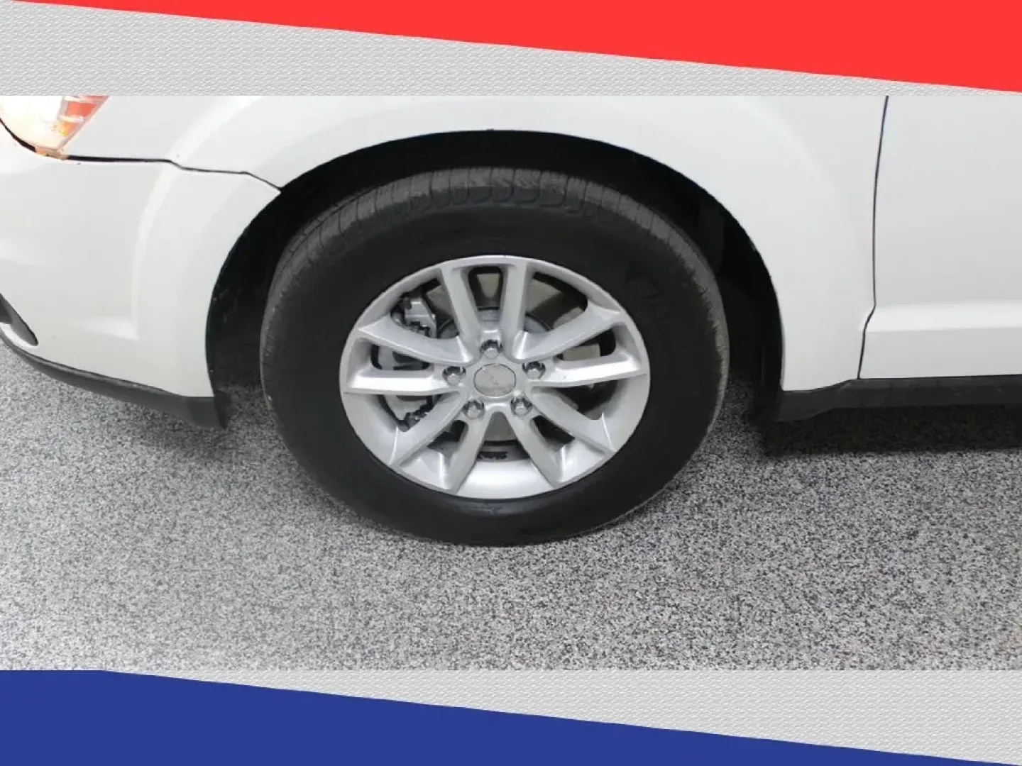 2013 Dodge Journey SXT (3C4PDCBB3DT) with an 2.4L L6 DOHC 16V engine, 4-Speed Automatic transmission, located at 5170 N La Cholla Blvd, Tucson, AZ, 85705, (520) 989-0282, 32.228245, -111.011742 - 2013 Dodge Journey - Photo#41