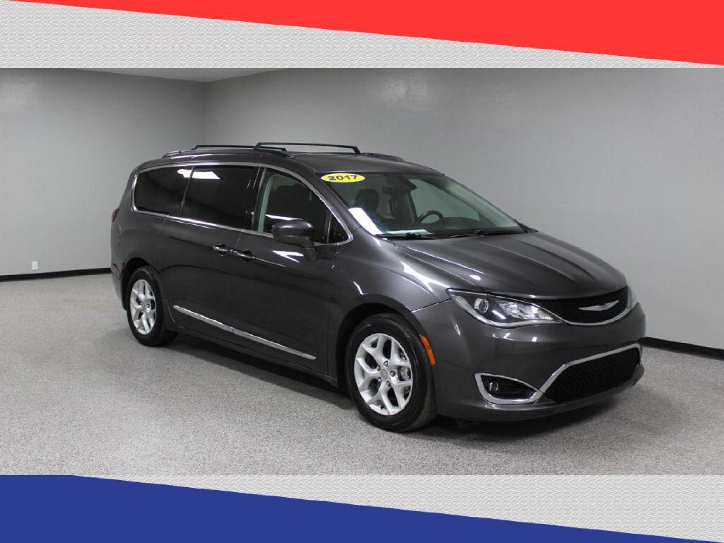 2017 Chrysler Pacifica Touring (2C4RC1BG4HR) with an 3.6L V6 DOHC 24V engine, 6A transmission, located at 5170 N La Cholla Blvd, Tucson, AZ, 85705, (520) 989-0282, 32.228245, -111.011742 - 2017 Chrysler Pacifica - Photo#0