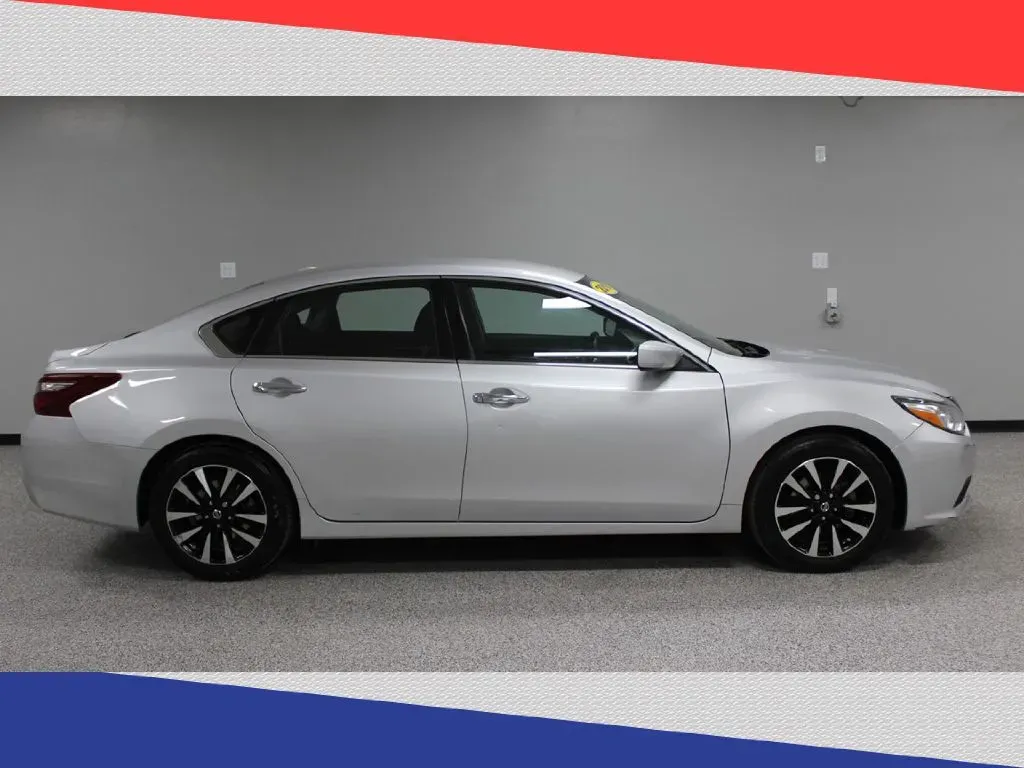 photo of 2018 Nissan Altima 2.5