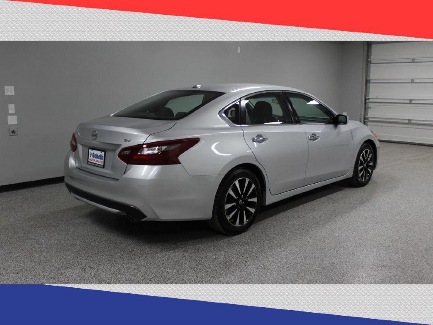 2018 Nissan Altima 2.5 (1N4AL3AP3JC) with an 2.5L L4 DOHC 16V engine, CVT transmission, located at 5170 N La Cholla Blvd, Tucson, AZ, 85705, (520) 989-0282, 32.228245, -111.011742 - 2018 Nissan Altima - Photo#2