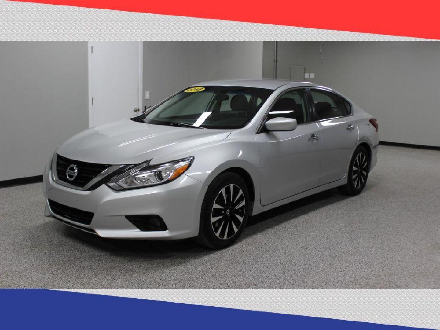2018 Nissan Altima 2.5 (1N4AL3AP3JC) with an 2.5L L4 DOHC 16V engine, CVT transmission, located at 5170 N La Cholla Blvd, Tucson, AZ, 85705, (520) 989-0282, 32.228245, -111.011742 - 2018 Nissan Altima - Photo#6