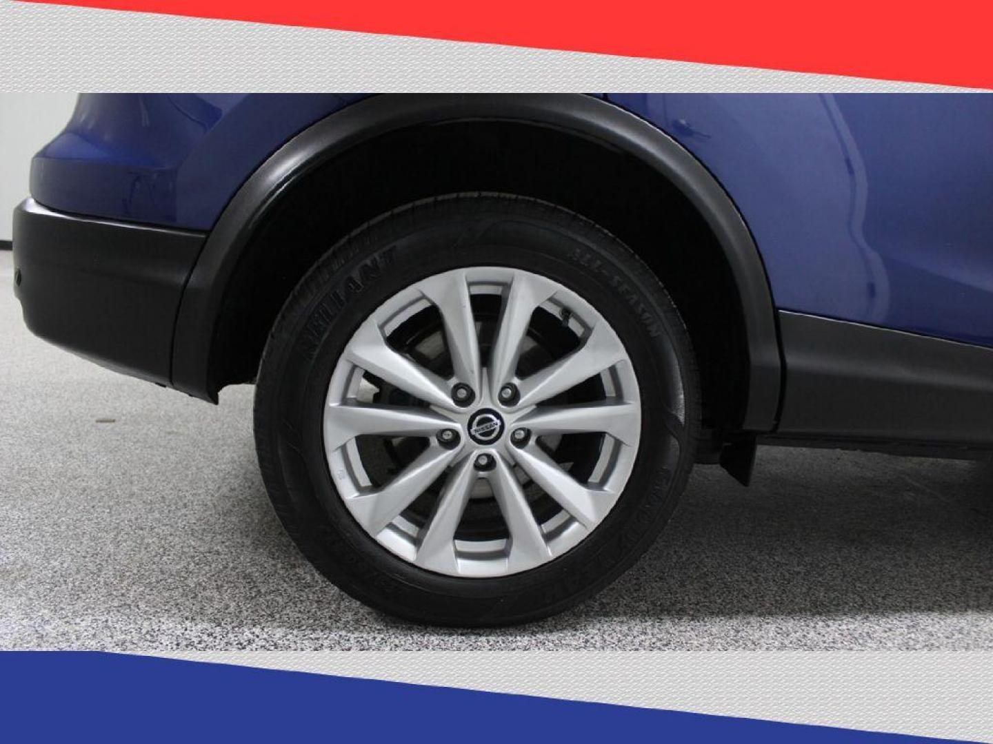 2019 Nissan Rogue Sport SL AWD (JN1BJ1CR9KW) with an 2.0L L4 DOHC 16V engine, CVT transmission, located at 5170 N La Cholla Blvd, Tucson, AZ, 85705, (520) 989-0282, 32.228245, -111.011742 - 2019 Nissan Rogue Sport - Photo#41