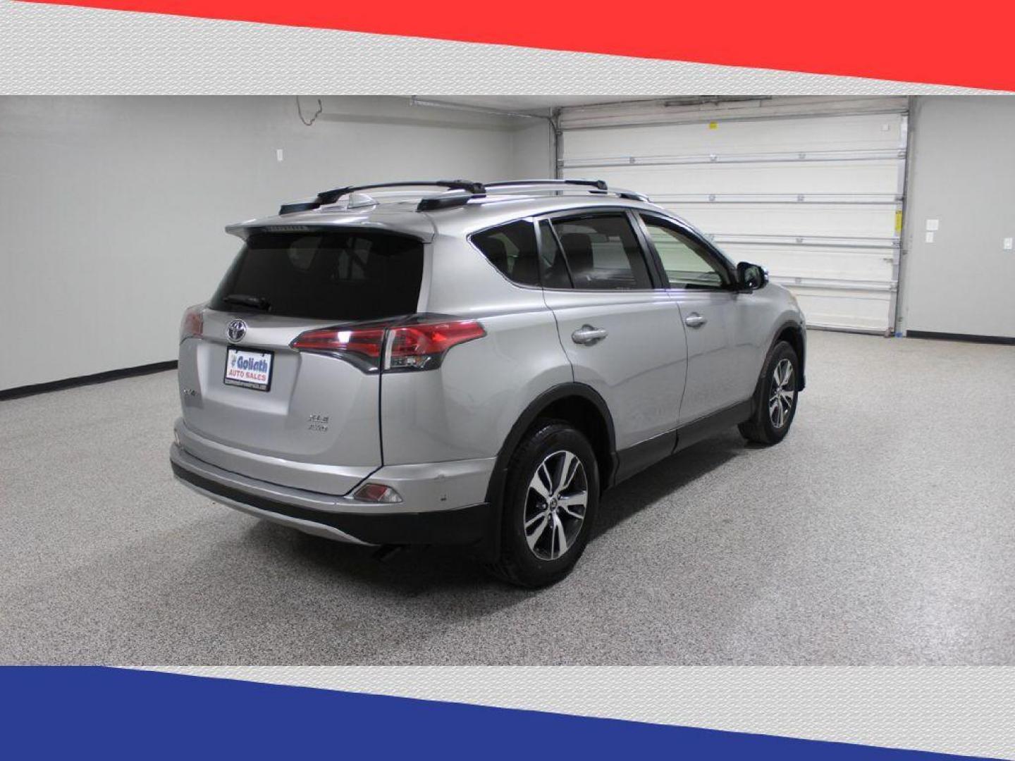 2018 Toyota RAV4 XLE AWD (JTMRFREV6JJ) with an 2.5L L4 DOHC 16V engine, 6A transmission, located at 5170 N La Cholla Blvd, Tucson, AZ, 85705, (520) 989-0282, 32.228245, -111.011742 - 2018 Toyota RAV4 - Photo#2