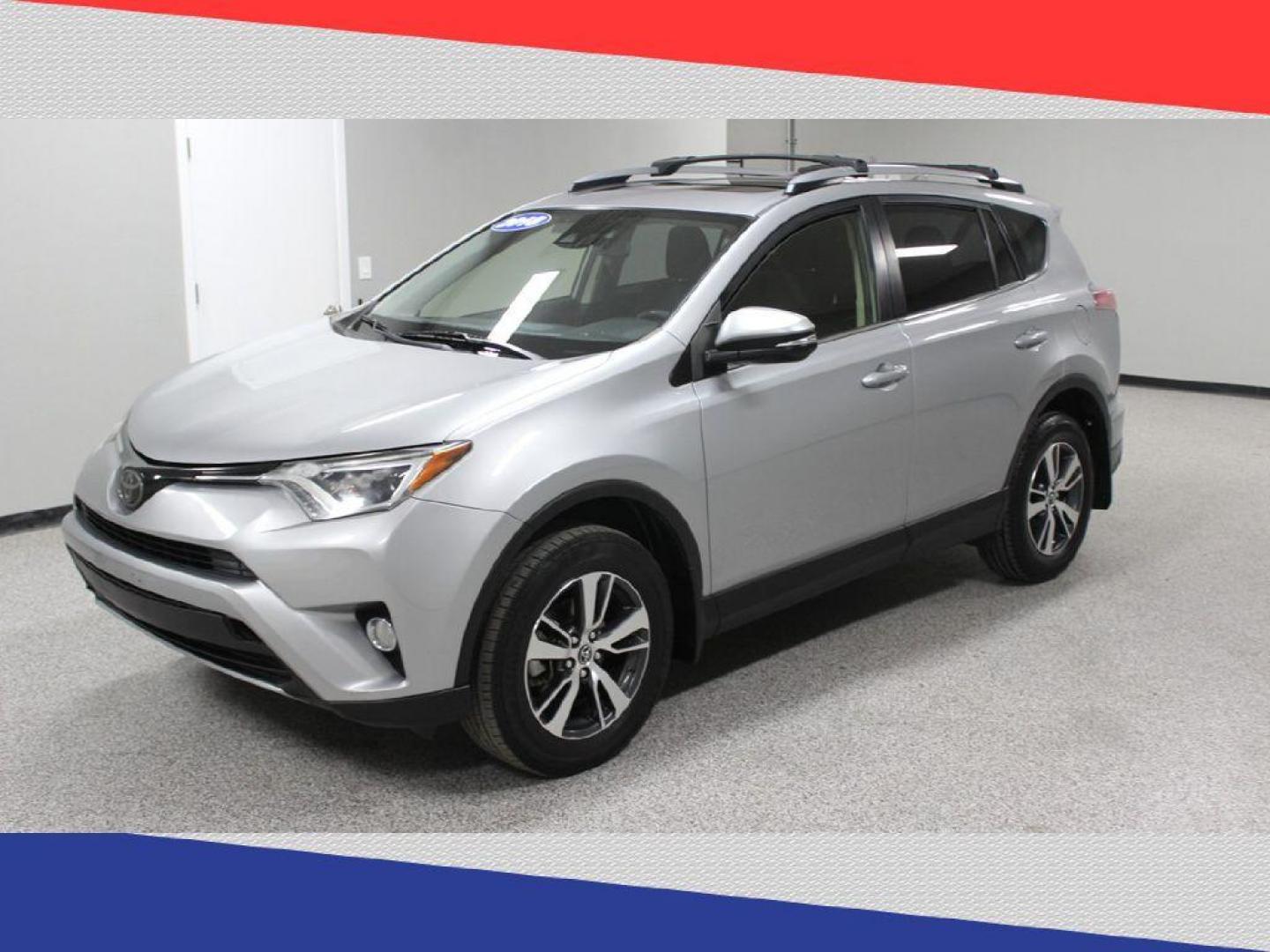 2018 Toyota RAV4 XLE AWD (JTMRFREV6JJ) with an 2.5L L4 DOHC 16V engine, 6A transmission, located at 5170 N La Cholla Blvd, Tucson, AZ, 85705, (520) 989-0282, 32.228245, -111.011742 - 2018 Toyota RAV4 - Photo#6