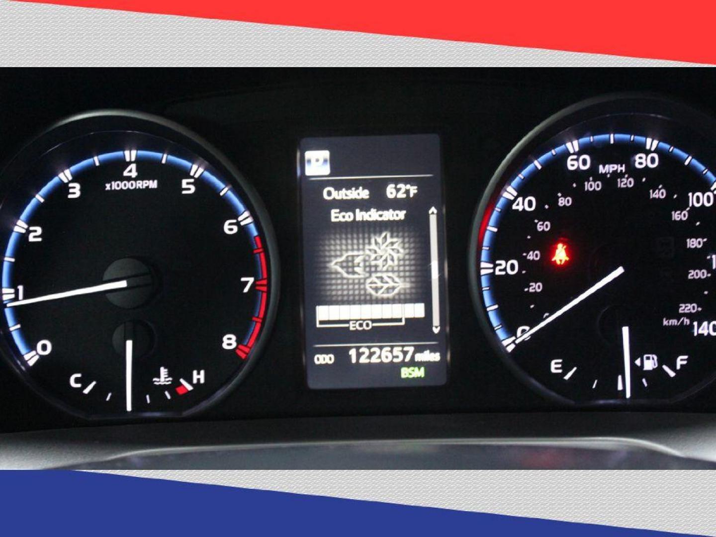 2018 Toyota RAV4 XLE AWD (JTMRFREV6JJ) with an 2.5L L4 DOHC 16V engine, 6A transmission, located at 5170 N La Cholla Blvd, Tucson, AZ, 85705, (520) 989-0282, 32.228245, -111.011742 - 2018 Toyota RAV4 - Photo#9