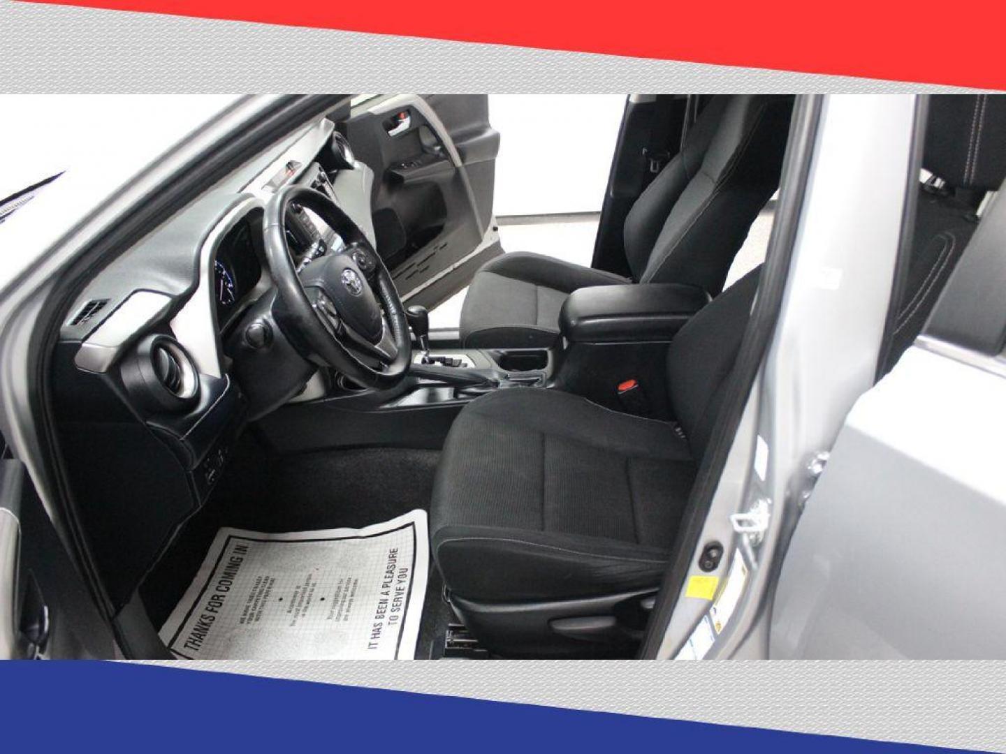 2018 Toyota RAV4 XLE AWD (JTMRFREV6JJ) with an 2.5L L4 DOHC 16V engine, 6A transmission, located at 5170 N La Cholla Blvd, Tucson, AZ, 85705, (520) 989-0282, 32.228245, -111.011742 - 2018 Toyota RAV4 - Photo#10