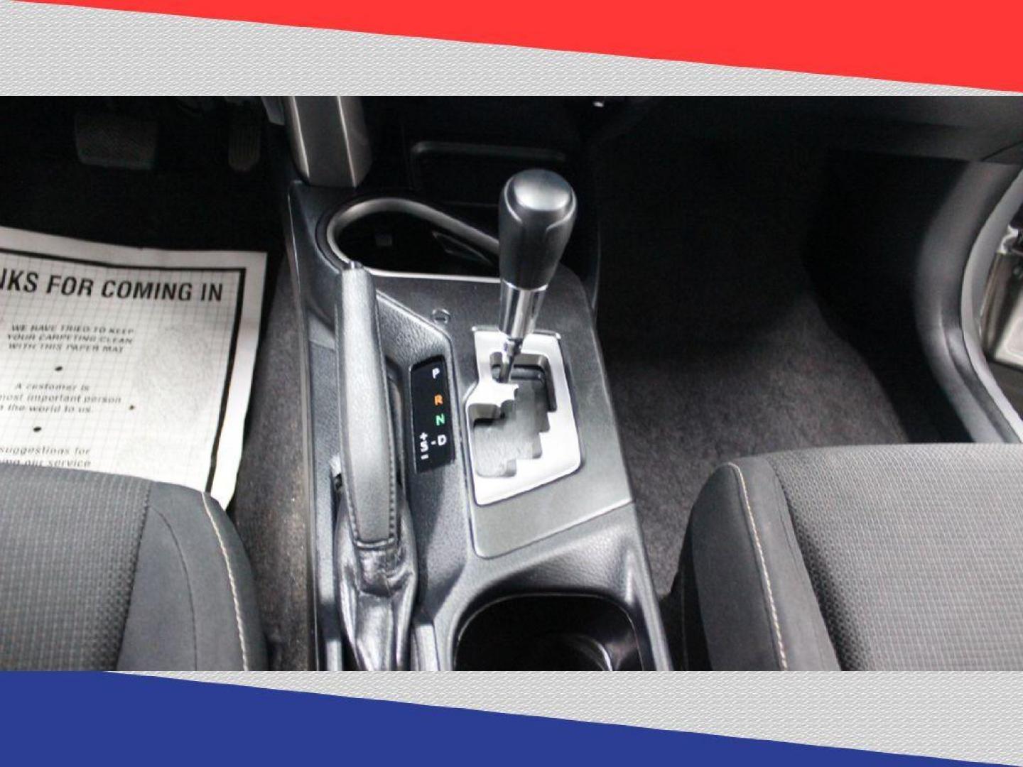 2018 Toyota RAV4 XLE AWD (JTMRFREV6JJ) with an 2.5L L4 DOHC 16V engine, 6A transmission, located at 5170 N La Cholla Blvd, Tucson, AZ, 85705, (520) 989-0282, 32.228245, -111.011742 - 2018 Toyota RAV4 - Photo#22