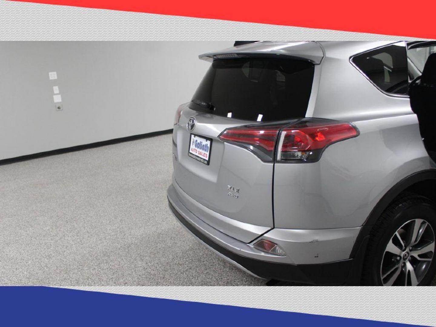 2018 Toyota RAV4 XLE AWD (JTMRFREV6JJ) with an 2.5L L4 DOHC 16V engine, 6A transmission, located at 5170 N La Cholla Blvd, Tucson, AZ, 85705, (520) 989-0282, 32.228245, -111.011742 - 2018 Toyota RAV4 - Photo#29