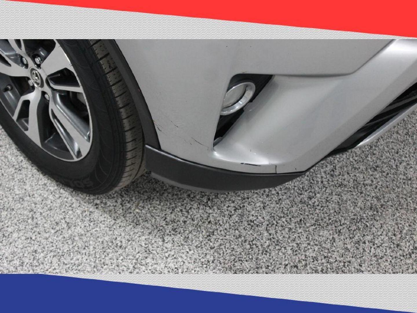 2018 Toyota RAV4 XLE AWD (JTMRFREV6JJ) with an 2.5L L4 DOHC 16V engine, 6A transmission, located at 5170 N La Cholla Blvd, Tucson, AZ, 85705, (520) 989-0282, 32.228245, -111.011742 - 2018 Toyota RAV4 - Photo#35