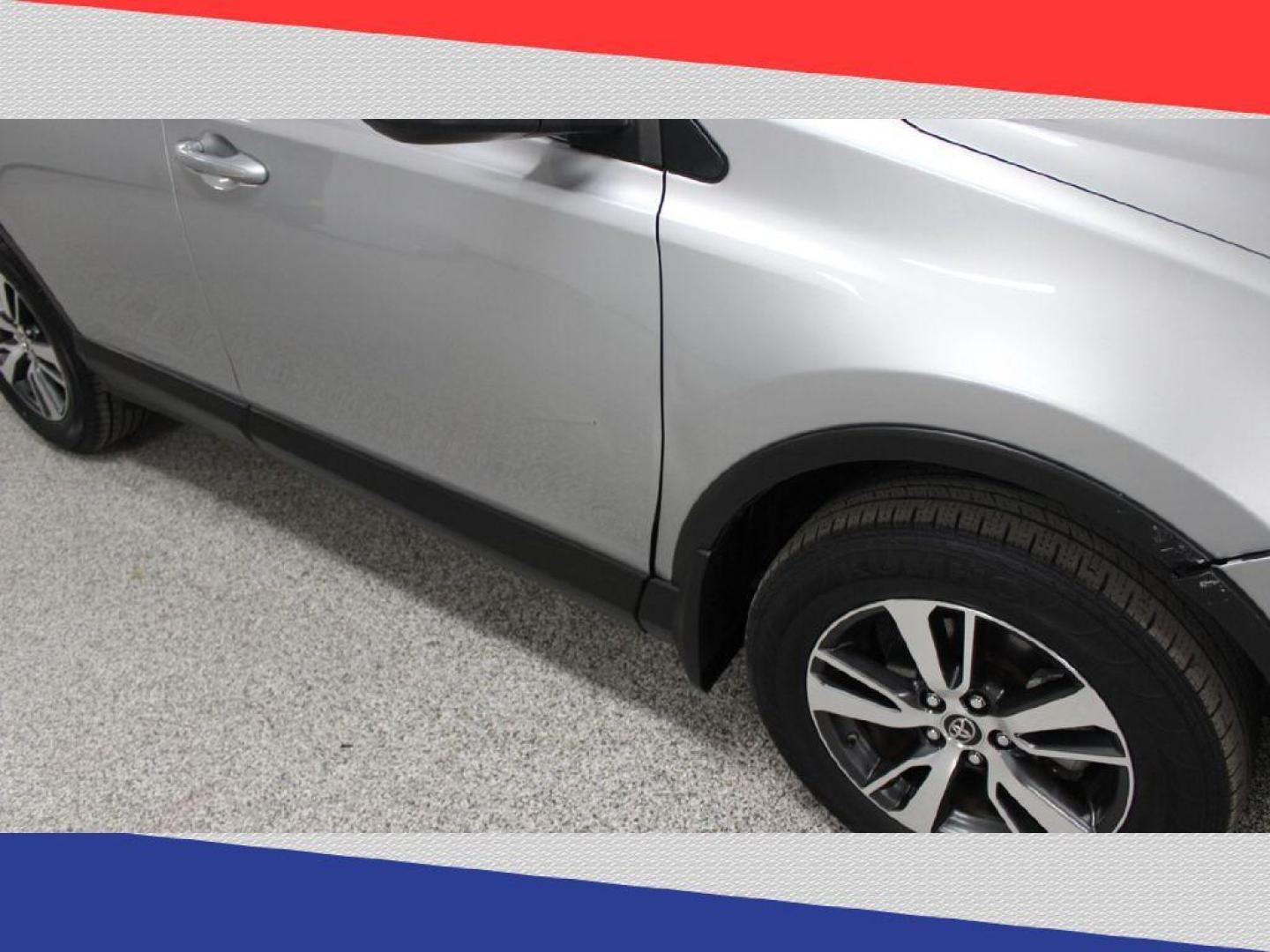 2018 Toyota RAV4 XLE AWD (JTMRFREV6JJ) with an 2.5L L4 DOHC 16V engine, 6A transmission, located at 5170 N La Cholla Blvd, Tucson, AZ, 85705, (520) 989-0282, 32.228245, -111.011742 - 2018 Toyota RAV4 - Photo#37