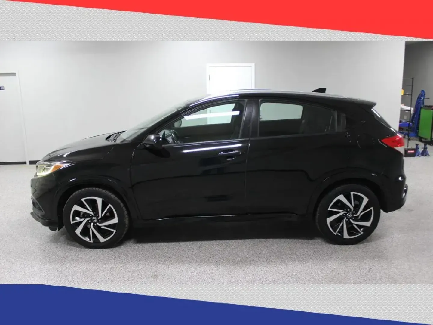 2019 Honda HR-V Sport (3CZRU5H13KG) with an 1.8L L4 DOHC 16V engine, CVT transmission, located at 5170 N La Cholla Blvd, Tucson, AZ, 85705, (520) 989-0282, 32.228245, -111.011742 - Are you ready to elevate your next adventure with a vehicle that perfectly balances style, comfort, and functionality? Look no further than this stunning 2019 Honda HR-V Sport available at Goliath Auto Sales, a premier pre-owned dealership in Tucson, AZ. Whether you're commuting to work, navigating - Photo#5