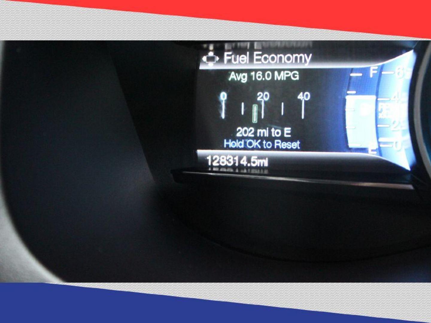 2017 Ford Explorer XLT FWD (1FM5K7D87HG) with an 3.5L V6 DOHC 24V engine, 6A transmission, located at 5170 N La Cholla Blvd, Tucson, AZ, 85705, (520) 989-0282, 32.228245, -111.011742 - 2017 Ford Explorer - Photo#9