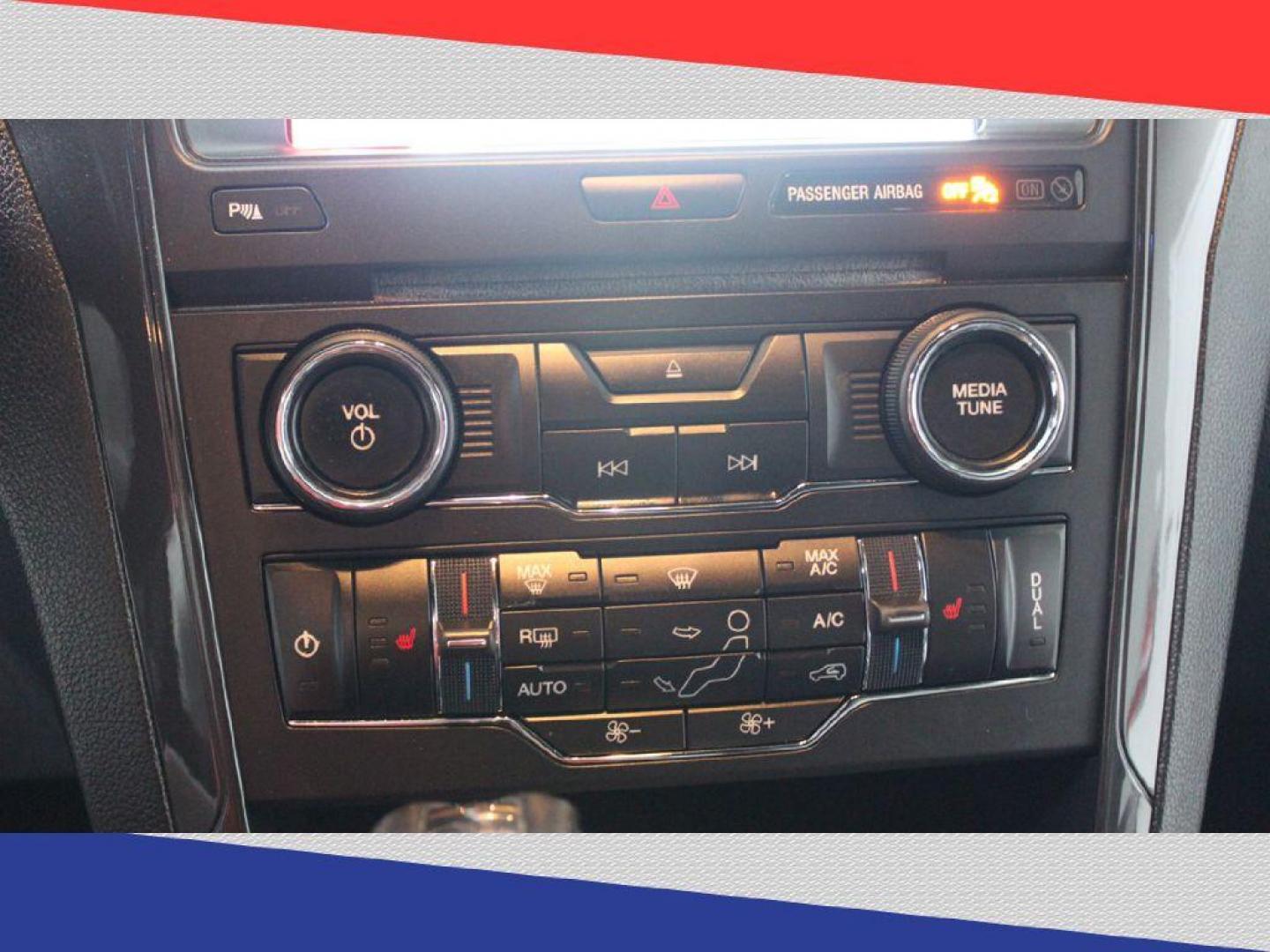 2017 Ford Explorer XLT FWD (1FM5K7D87HG) with an 3.5L V6 DOHC 24V engine, 6A transmission, located at 5170 N La Cholla Blvd, Tucson, AZ, 85705, (520) 989-0282, 32.228245, -111.011742 - 2017 Ford Explorer - Photo#21