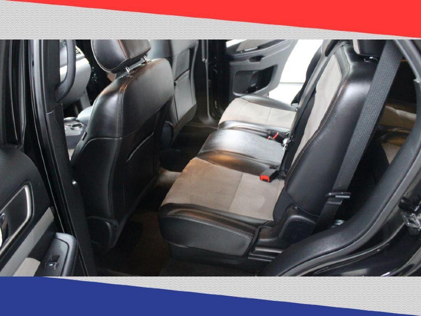 2017 Ford Explorer XLT FWD (1FM5K7D87HG) with an 3.5L V6 DOHC 24V engine, 6A transmission, located at 5170 N La Cholla Blvd, Tucson, AZ, 85705, (520) 989-0282, 32.228245, -111.011742 - 2017 Ford Explorer - Photo#26