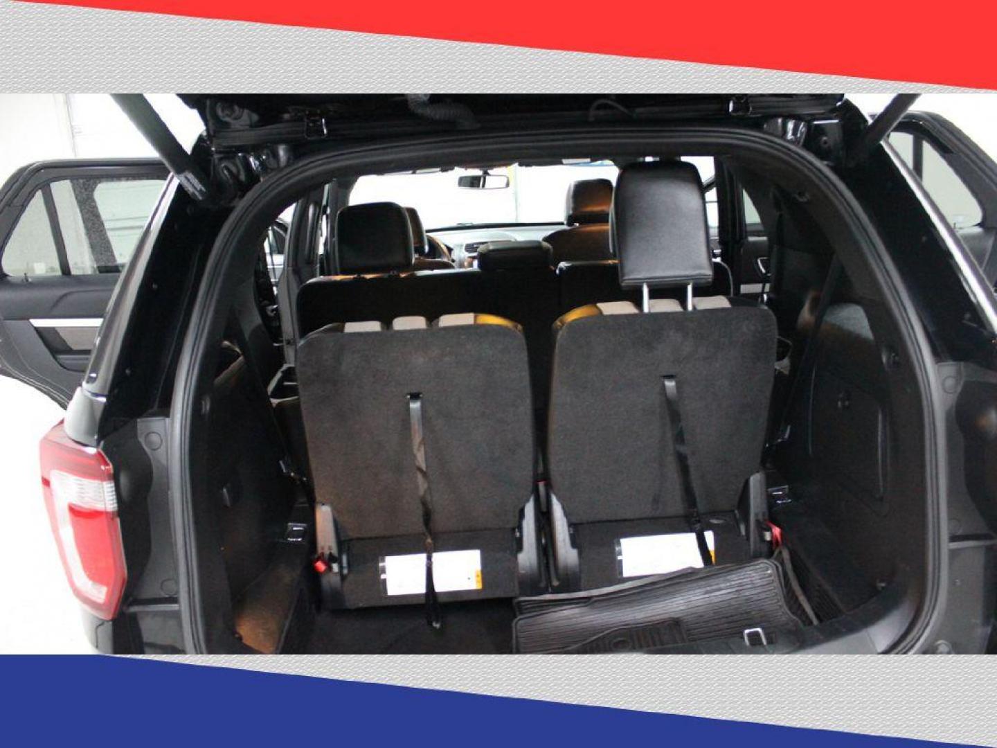 2017 Ford Explorer XLT FWD (1FM5K7D87HG) with an 3.5L V6 DOHC 24V engine, 6A transmission, located at 5170 N La Cholla Blvd, Tucson, AZ, 85705, (520) 989-0282, 32.228245, -111.011742 - 2017 Ford Explorer - Photo#29