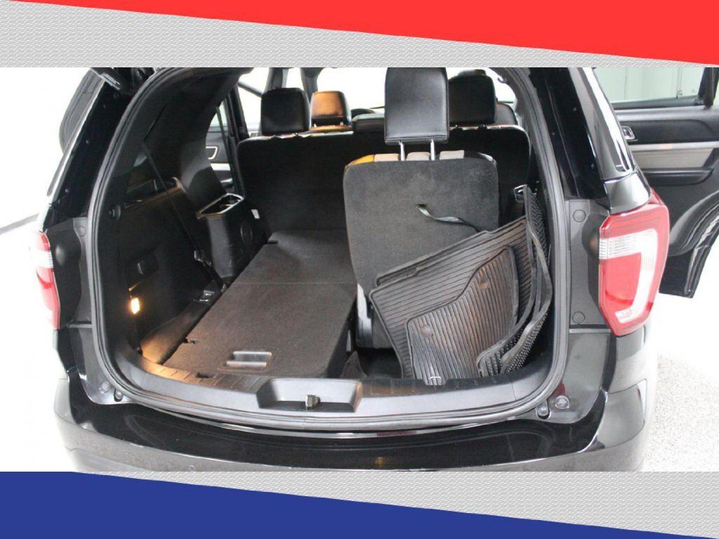 2017 Ford Explorer XLT FWD (1FM5K7D87HG) with an 3.5L V6 DOHC 24V engine, 6A transmission, located at 5170 N La Cholla Blvd, Tucson, AZ, 85705, (520) 989-0282, 32.228245, -111.011742 - 2017 Ford Explorer - Photo#31