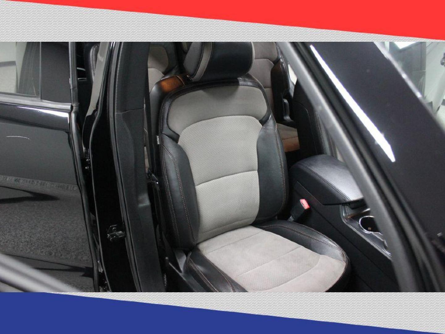 2017 Ford Explorer XLT FWD (1FM5K7D87HG) with an 3.5L V6 DOHC 24V engine, 6A transmission, located at 5170 N La Cholla Blvd, Tucson, AZ, 85705, (520) 989-0282, 32.228245, -111.011742 - 2017 Ford Explorer - Photo#37