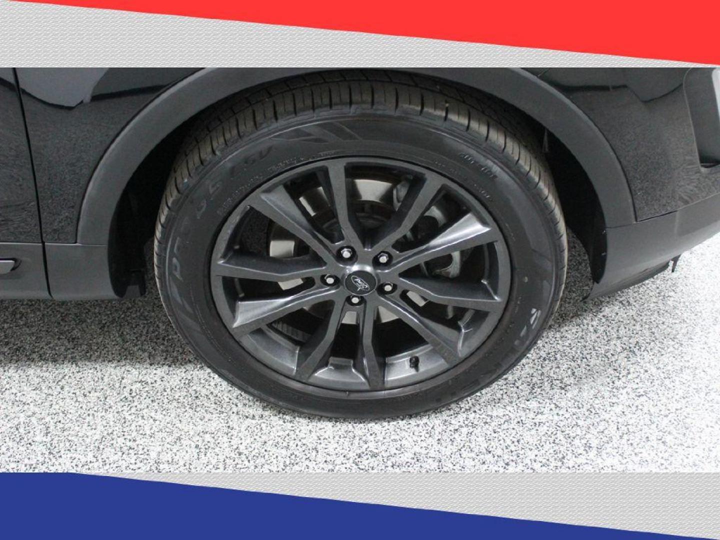 2017 Ford Explorer XLT FWD (1FM5K7D87HG) with an 3.5L V6 DOHC 24V engine, 6A transmission, located at 5170 N La Cholla Blvd, Tucson, AZ, 85705, (520) 989-0282, 32.228245, -111.011742 - 2017 Ford Explorer - Photo#43