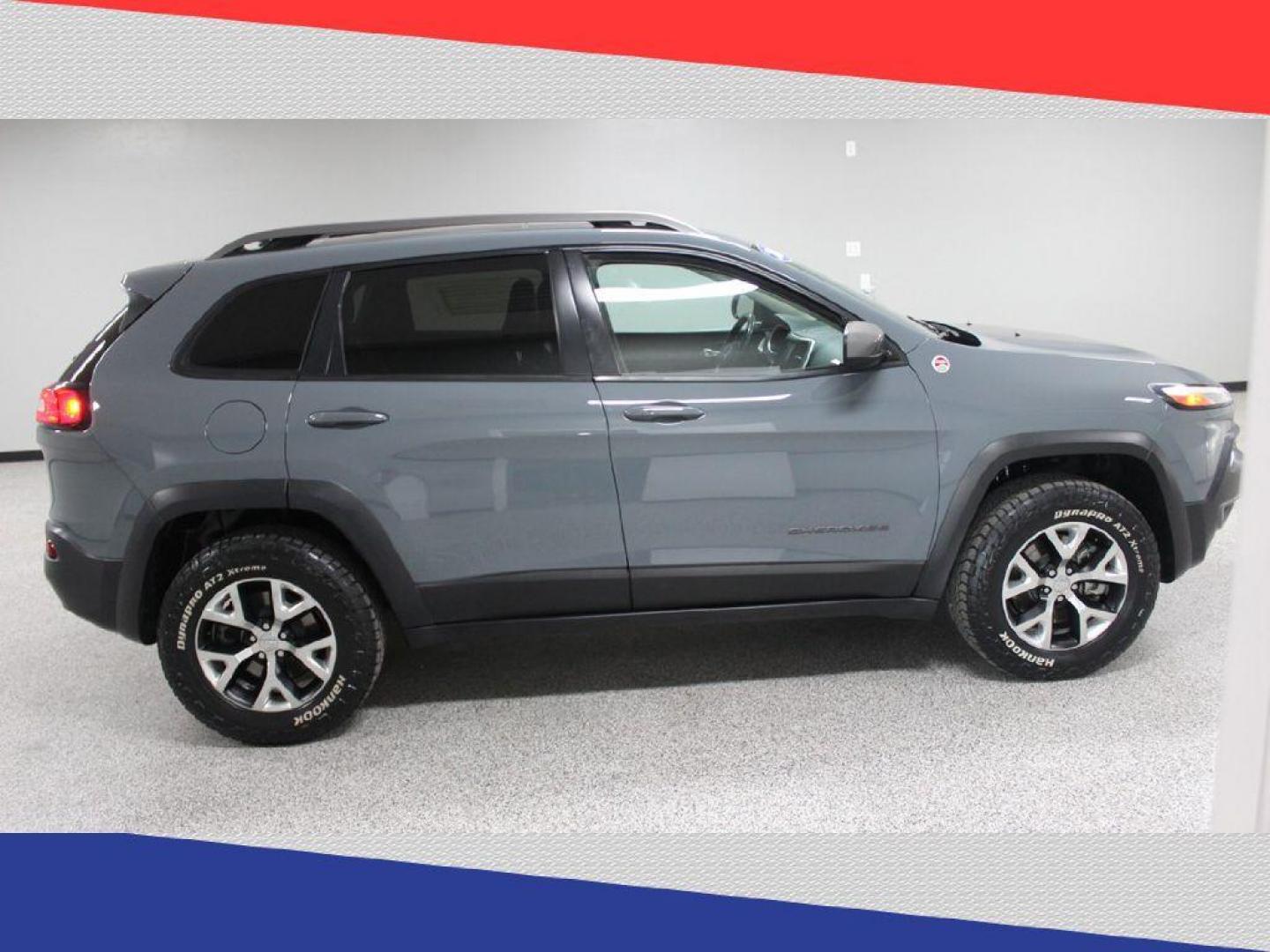 2014 Jeep Cherokee Trailhawk 4WD (1C4PJMBS2EW) with an 3.2L V6 DOHC 24V engine, 9-Speed Automatic transmission, located at 5170 N La Cholla Blvd, Tucson, AZ, 85705, (520) 989-0282, 32.228245, -111.011742 - 2014 Jeep Cherokee - Photo#1
