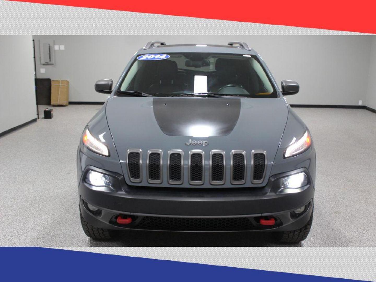 2014 Jeep Cherokee Trailhawk 4WD (1C4PJMBS2EW) with an 3.2L V6 DOHC 24V engine, 9-Speed Automatic transmission, located at 5170 N La Cholla Blvd, Tucson, AZ, 85705, (520) 989-0282, 32.228245, -111.011742 - 2014 Jeep Cherokee - Photo#7