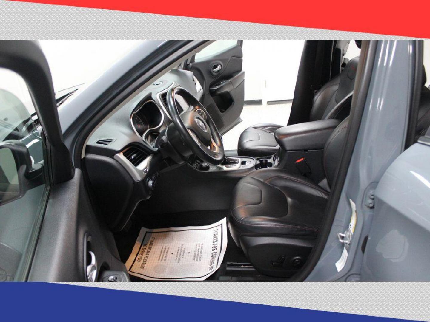 2014 Jeep Cherokee Trailhawk 4WD (1C4PJMBS2EW) with an 3.2L V6 DOHC 24V engine, 9-Speed Automatic transmission, located at 5170 N La Cholla Blvd, Tucson, AZ, 85705, (520) 989-0282, 32.228245, -111.011742 - 2014 Jeep Cherokee - Photo#10