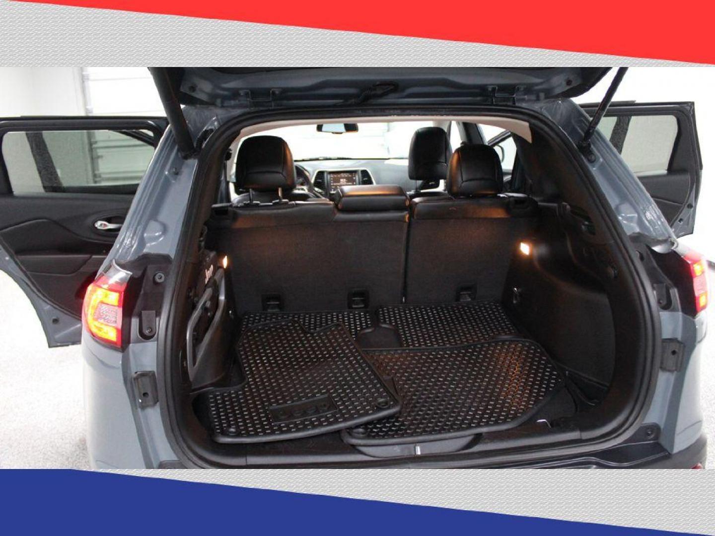 2014 Jeep Cherokee Trailhawk 4WD (1C4PJMBS2EW) with an 3.2L V6 DOHC 24V engine, 9-Speed Automatic transmission, located at 5170 N La Cholla Blvd, Tucson, AZ, 85705, (520) 989-0282, 32.228245, -111.011742 - 2014 Jeep Cherokee - Photo#28